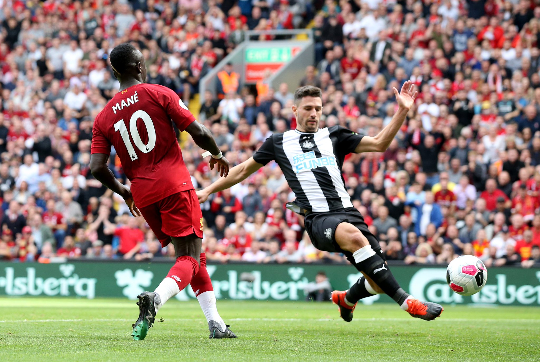 足球不仅是 足球不仅是